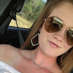 Meet your Posher, Bailey